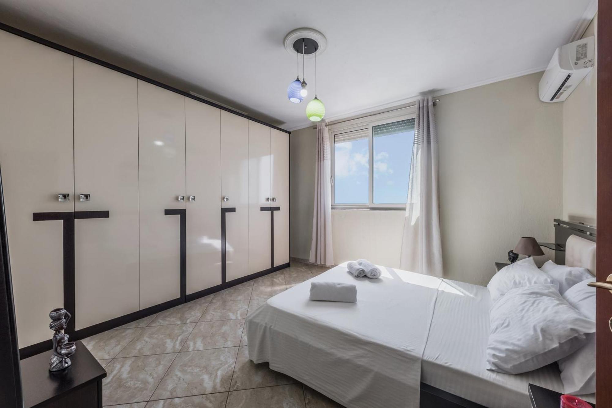 Three Bedroom Romantic Promenade Durrës