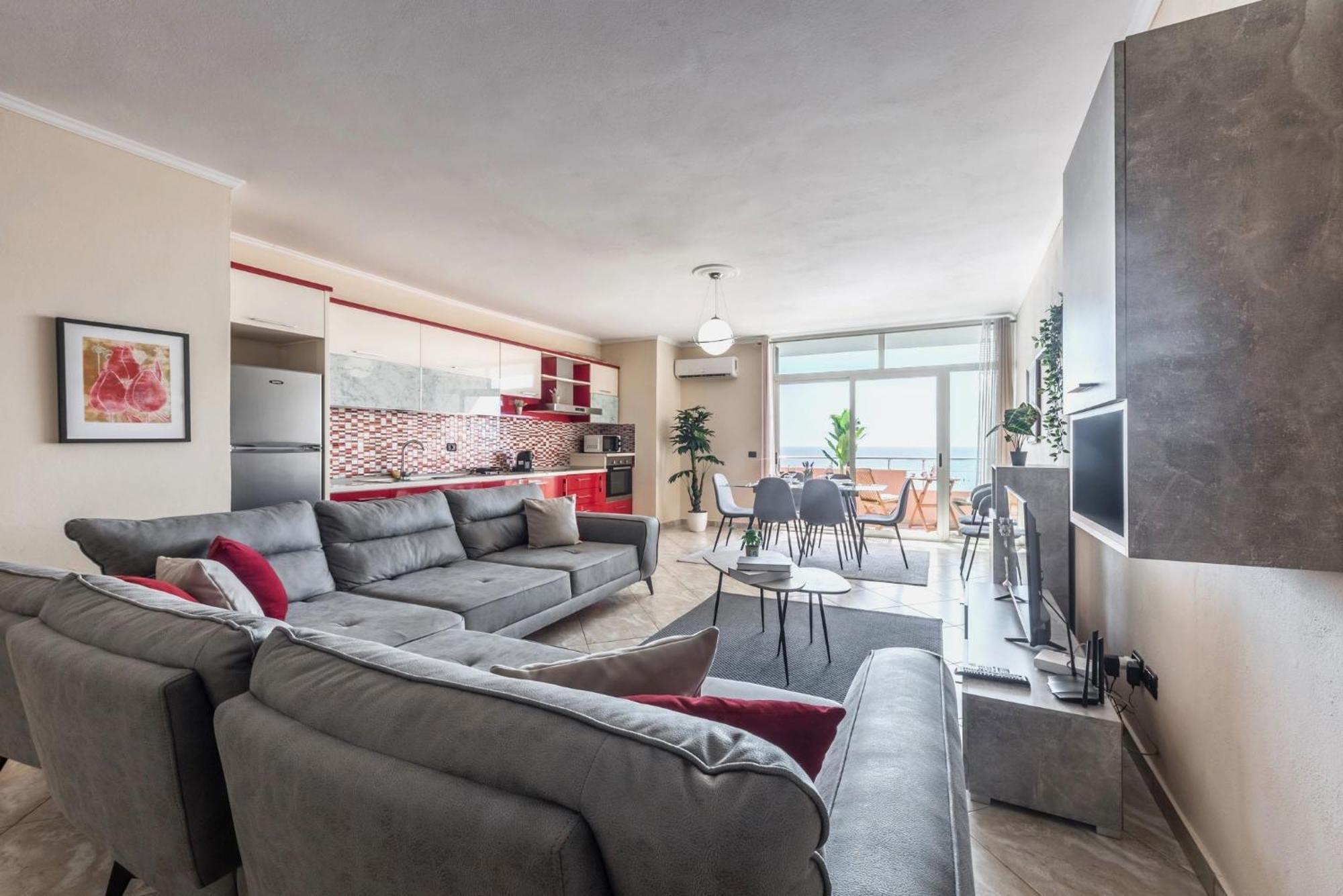 Three Bedroom Romantic Promenade