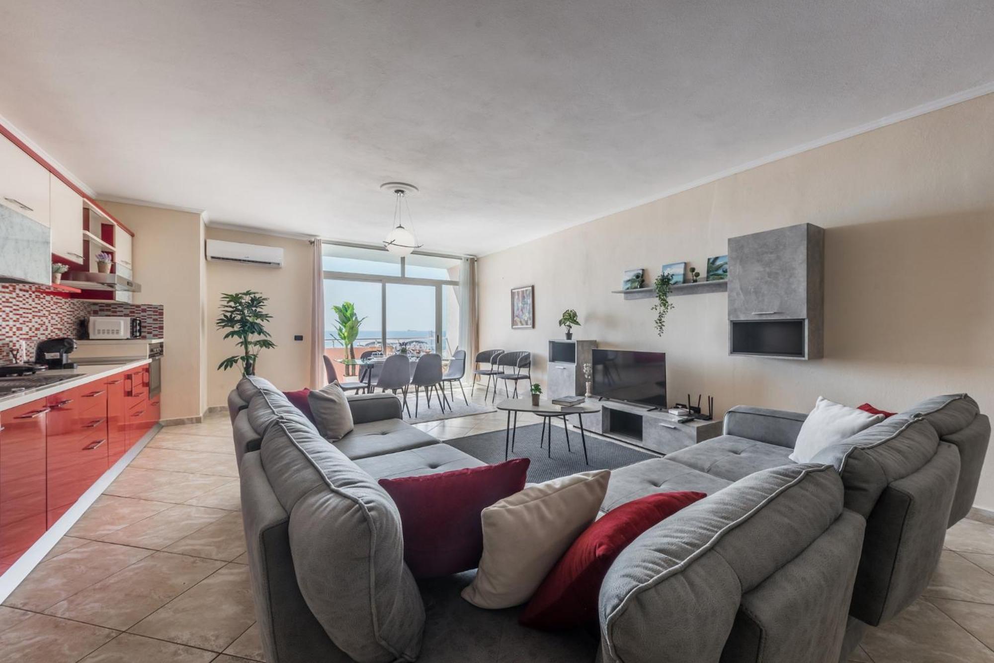 Apartamento Three Bedroom Romantic Promenade
