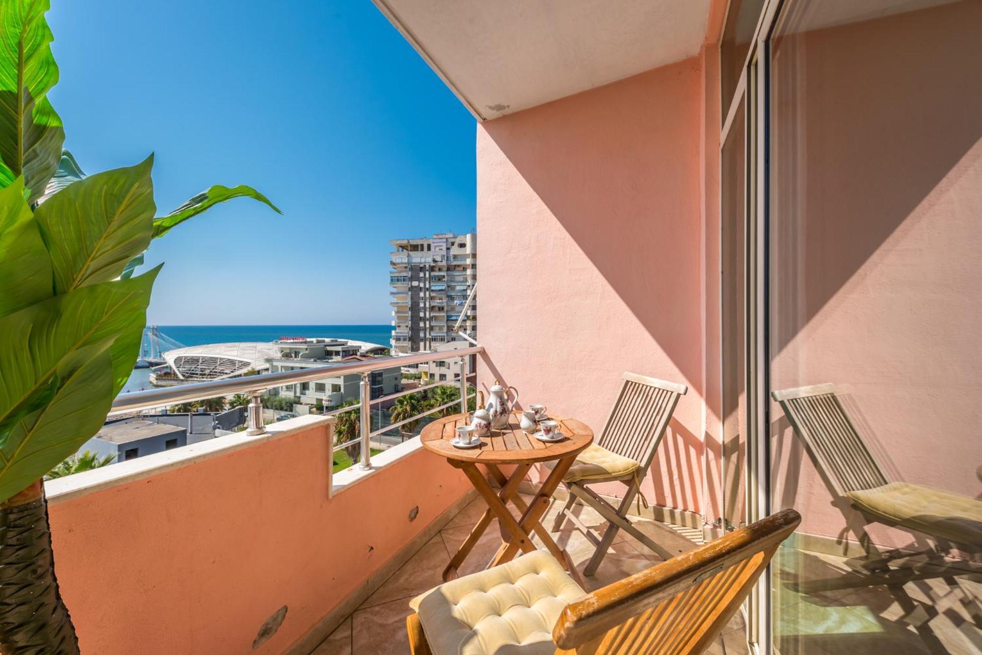 Three Bedroom Romantic Promenade *
