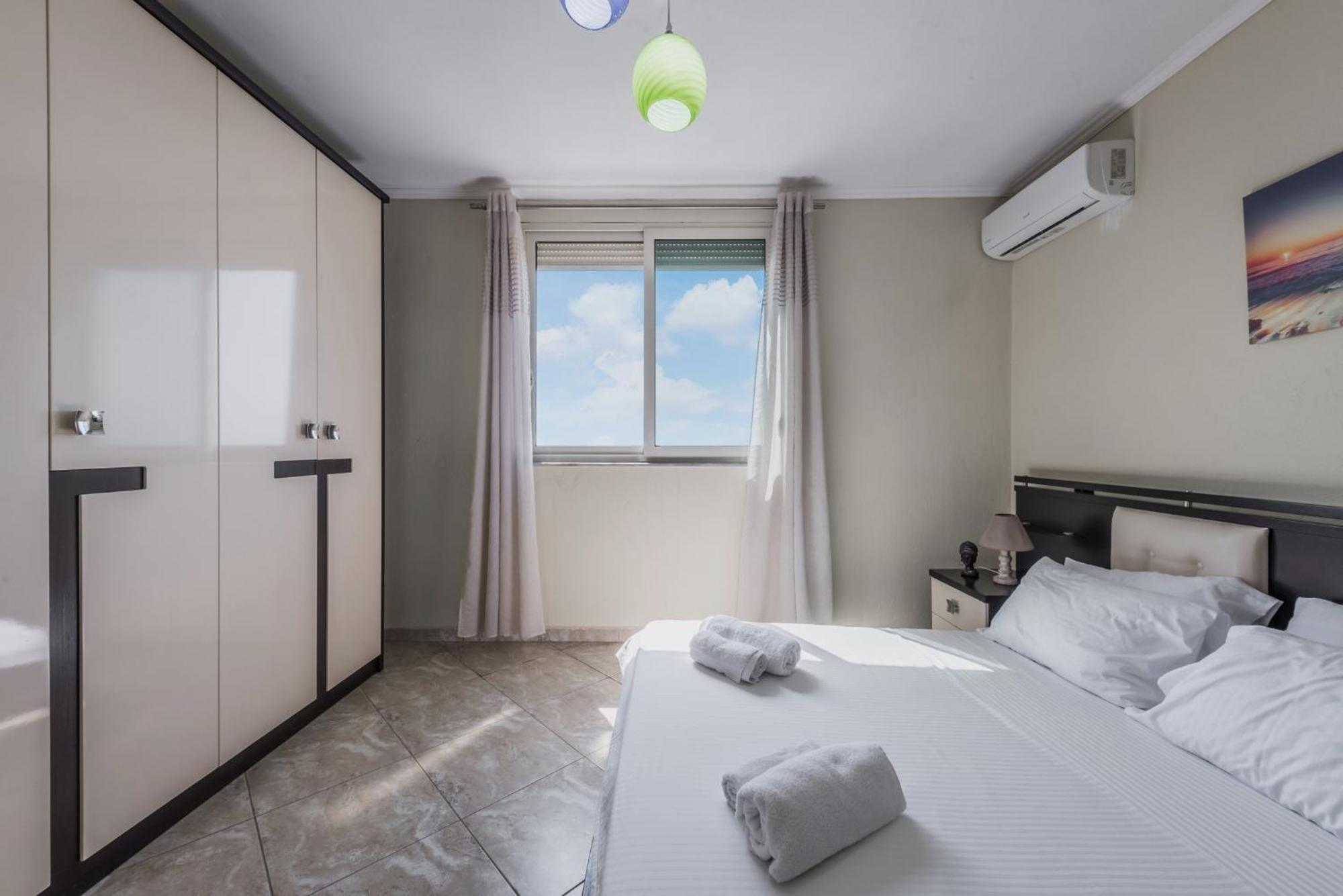 Three Bedroom Romantic Promenade Apartamento *
