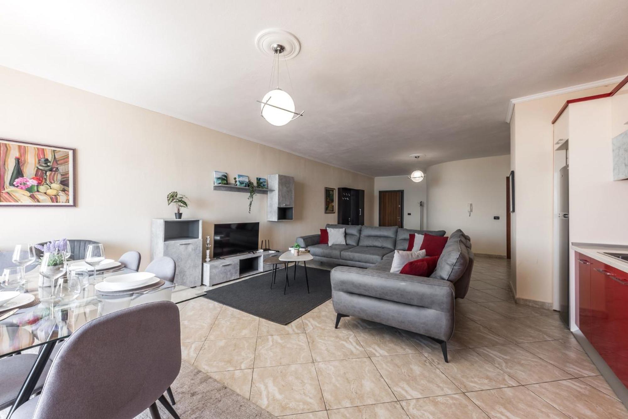 Apartamento Three Bedroom Romantic Promenade