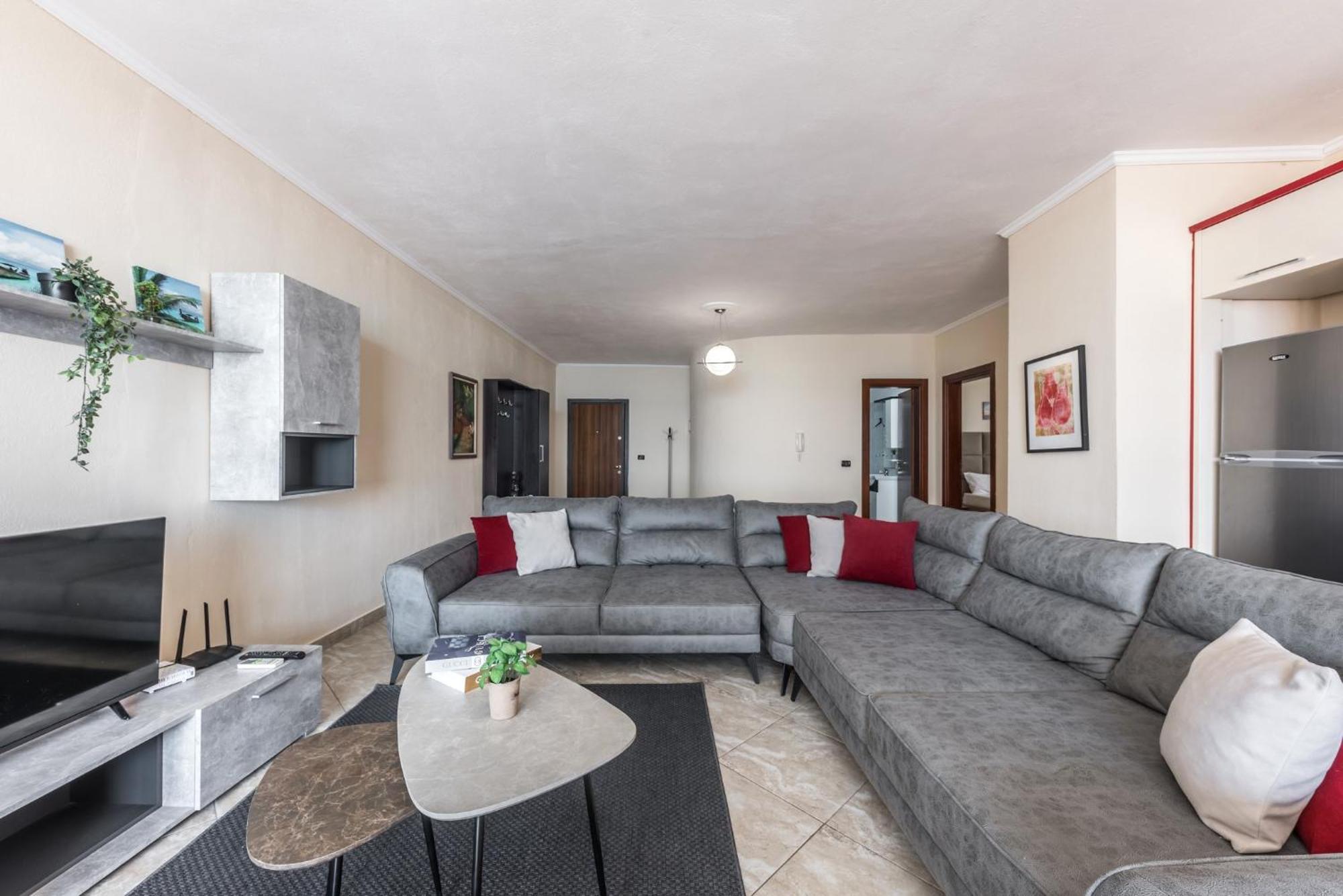 Three Bedroom Romantic Promenade Durrës