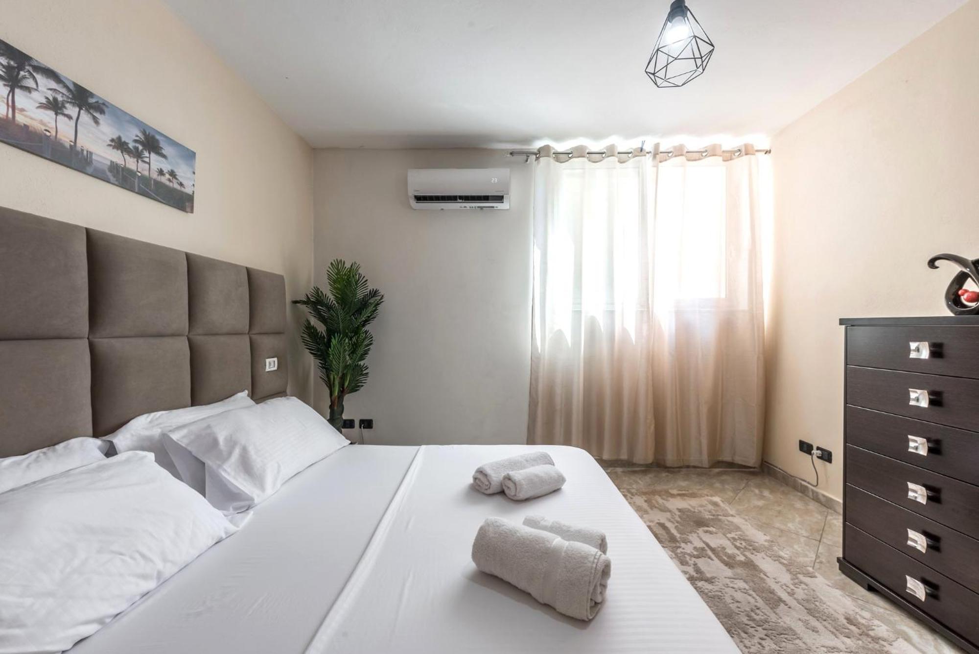 Three Bedroom Romantic Promenade Apartamento