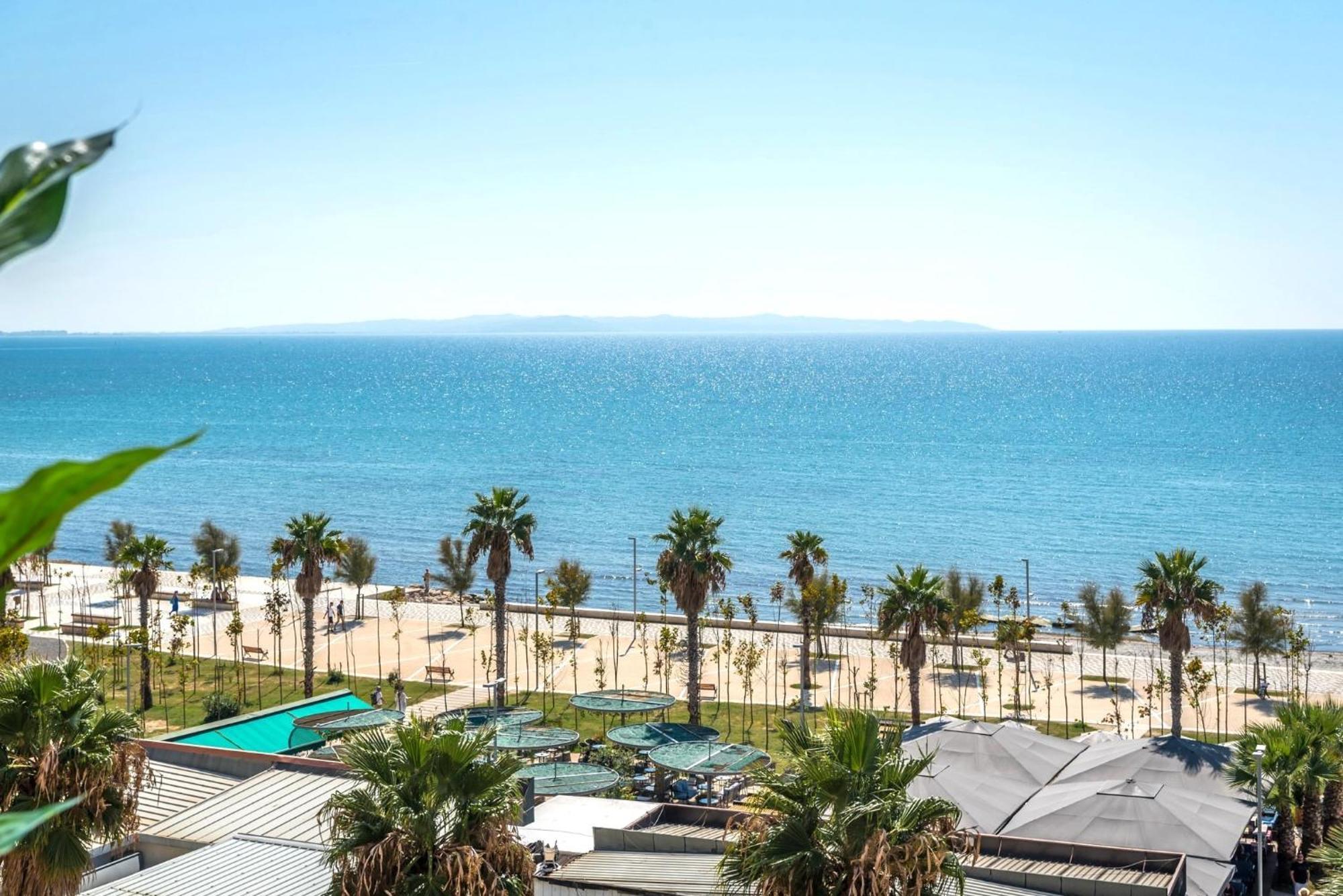 Three Bedroom Romantic Promenade Apartamento