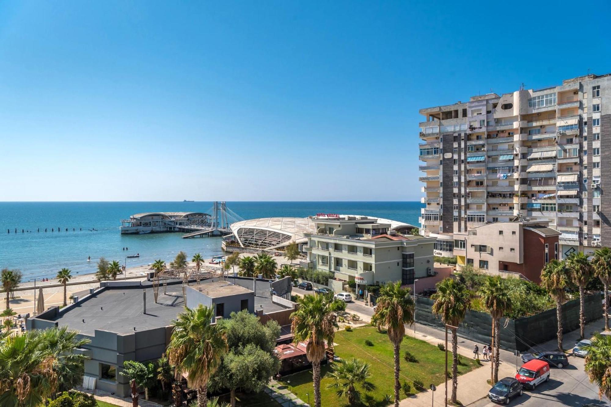 Three Bedroom Romantic Promenade * Durrës